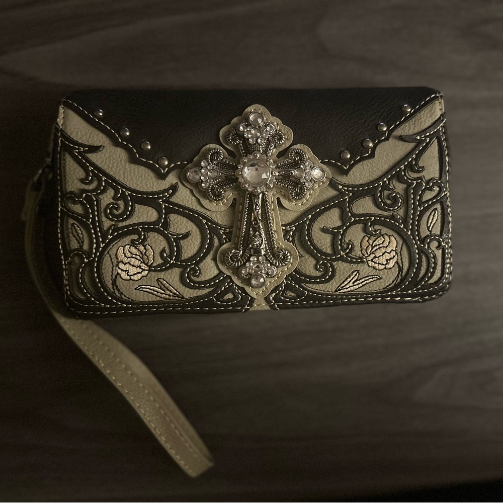 Elegant Black and Tan Embroidered Women's Clutch